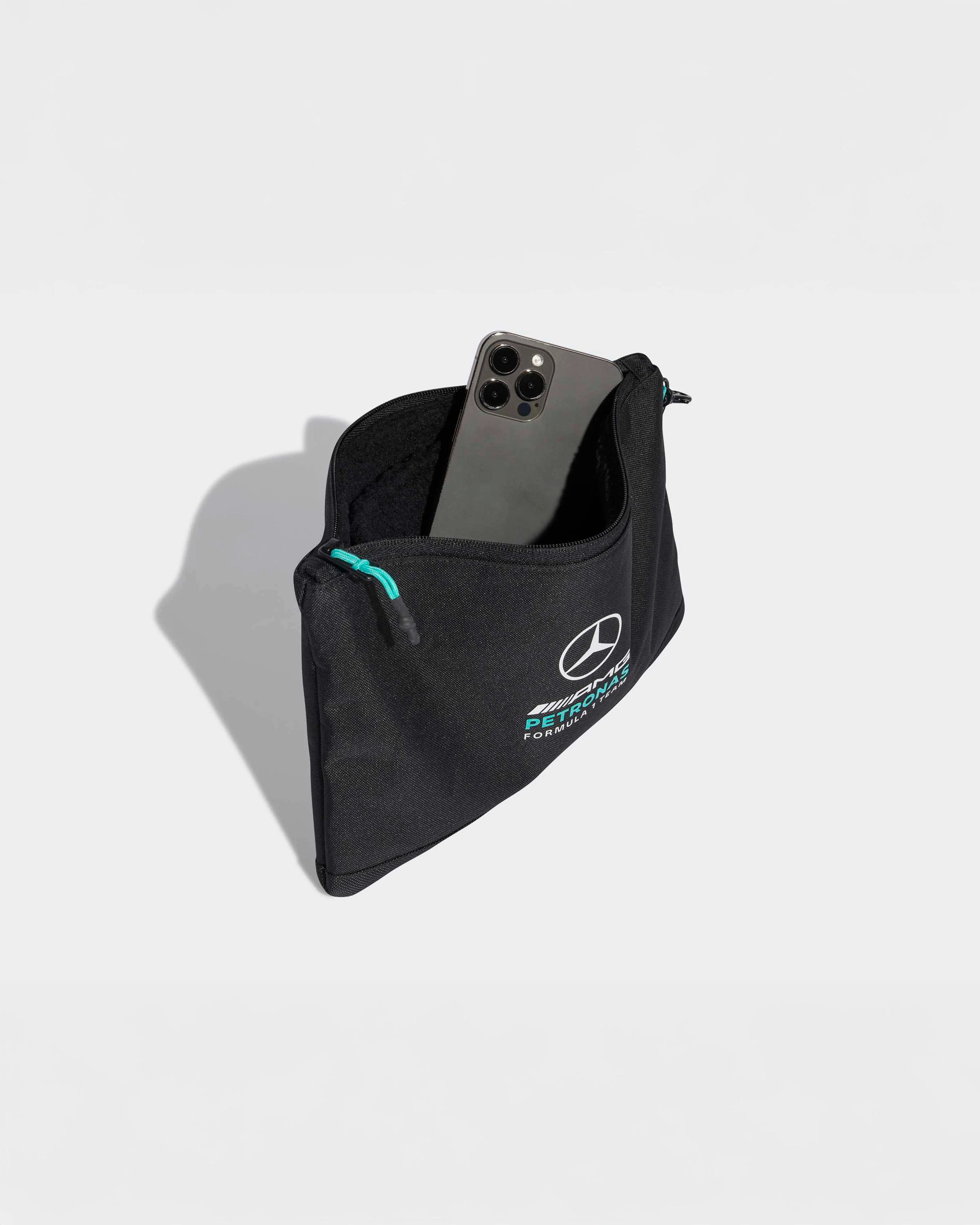 DNA Washbag Black - Image 4