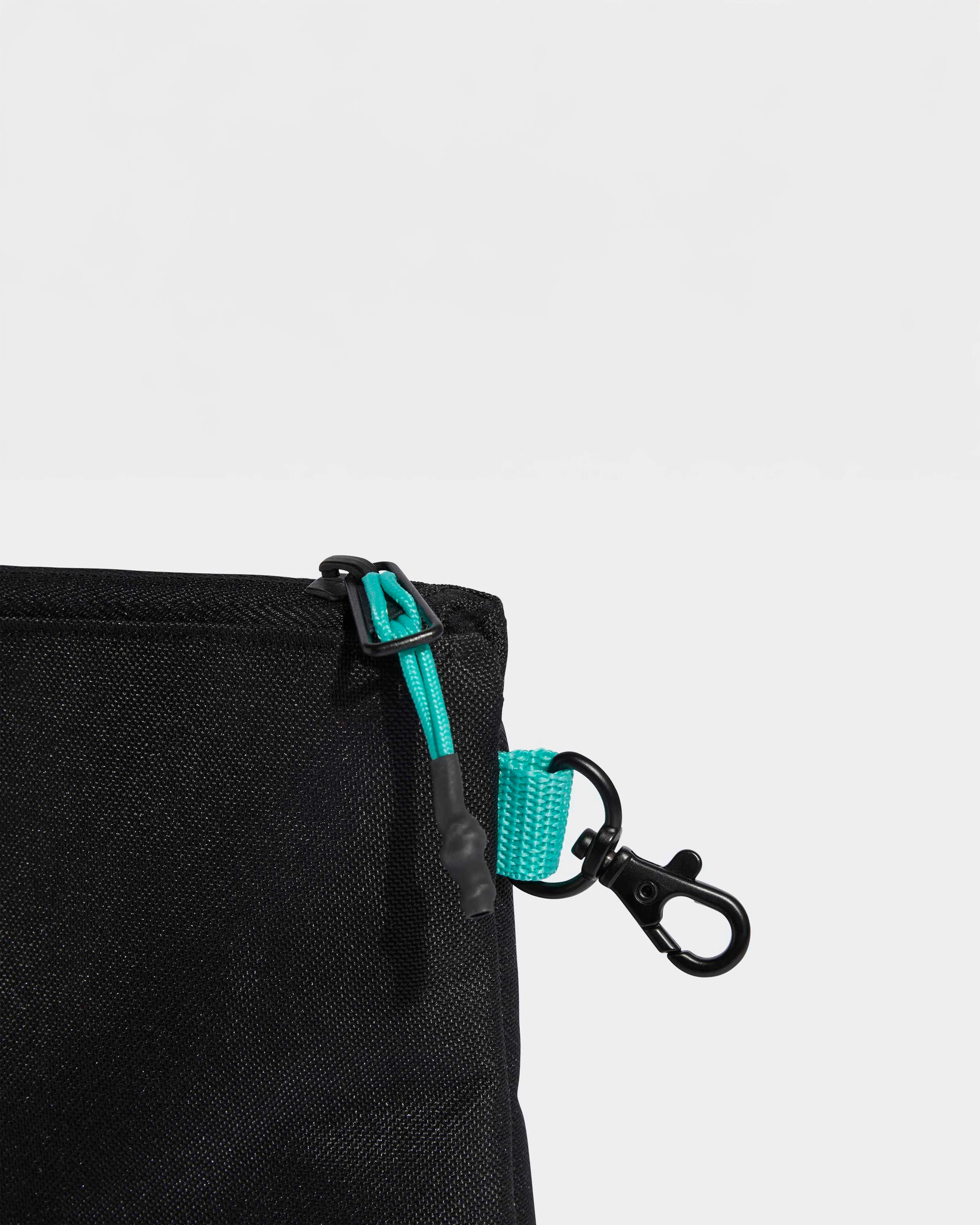 DNA Washbag Black - Image 5