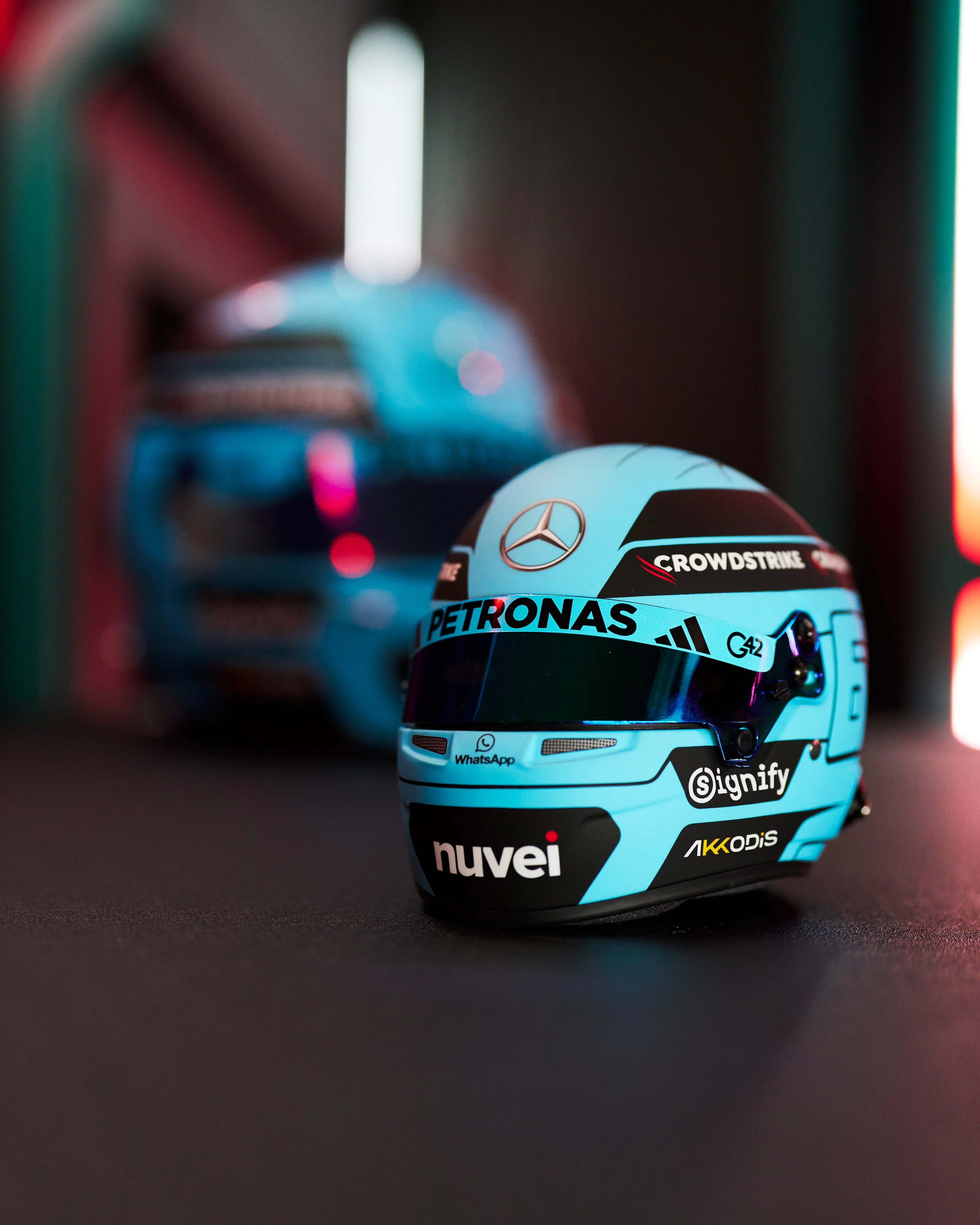 George Russell 2025 Mini Bell Helmet Replica 1:2 - Image 4