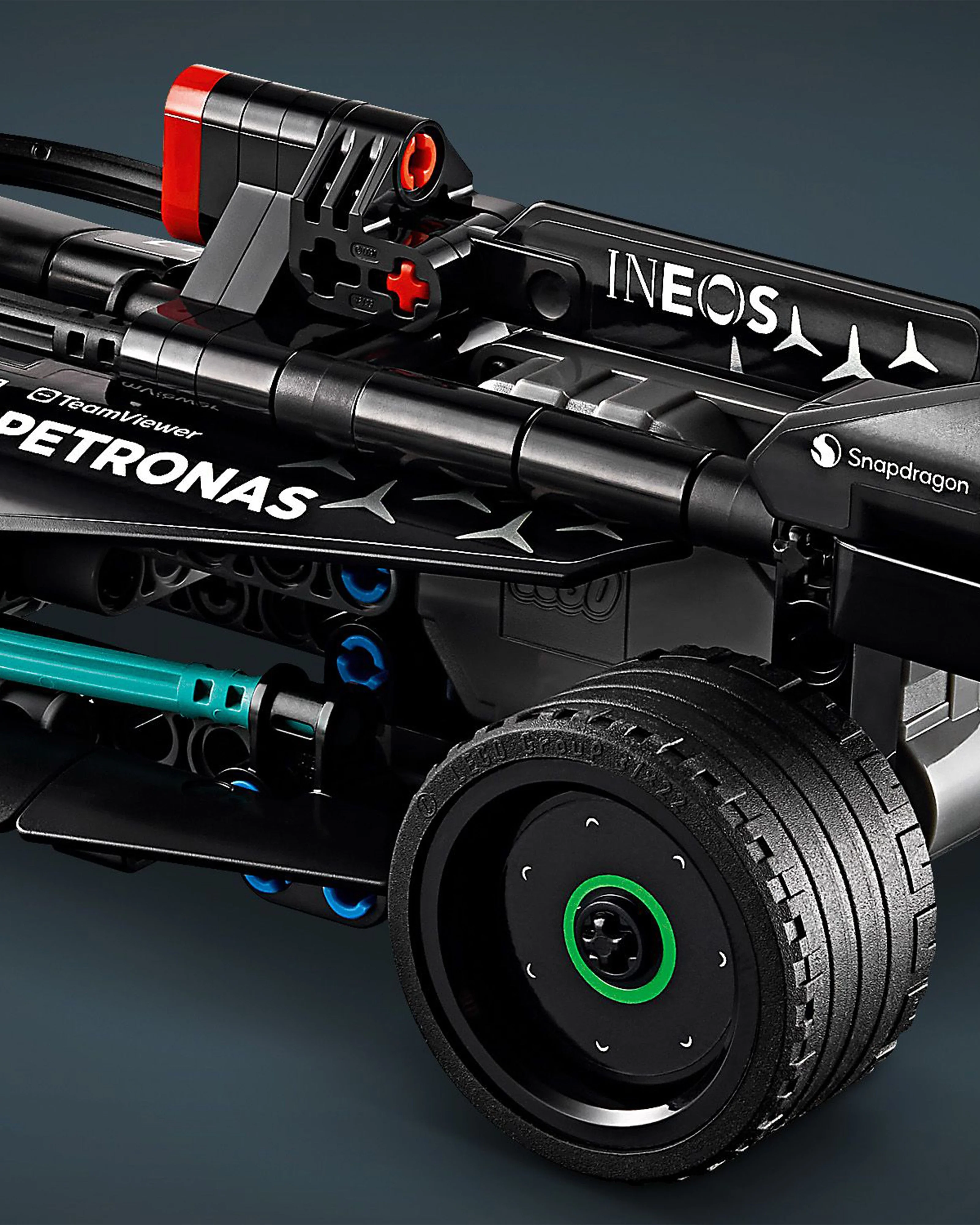 LEGO® Technic Mercedes-AMG F1 W14 E Performance Pull-Back - Image 10