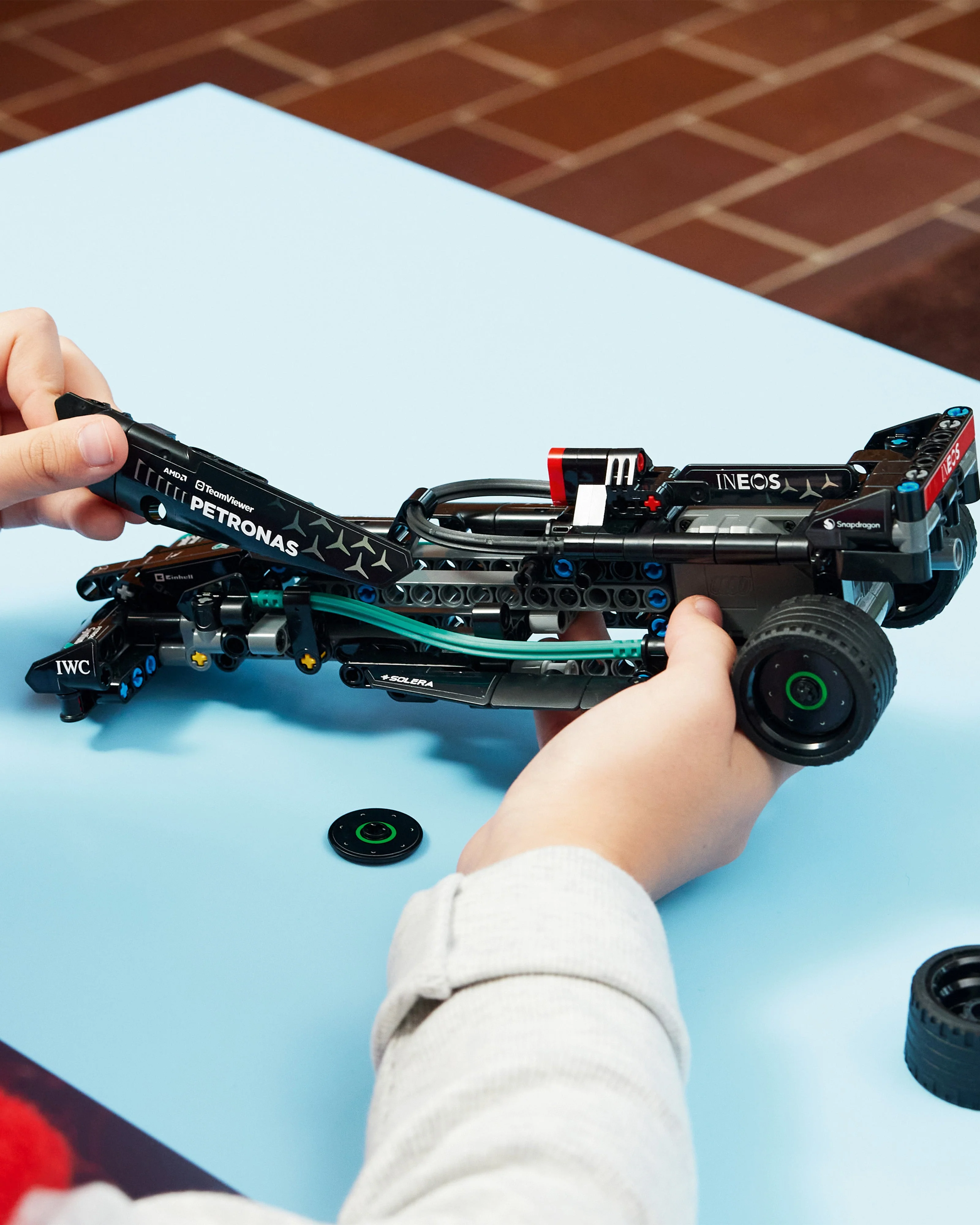 LEGO® Technic Mercedes-AMG F1 W14 E Performance Pull-Back - Image 5